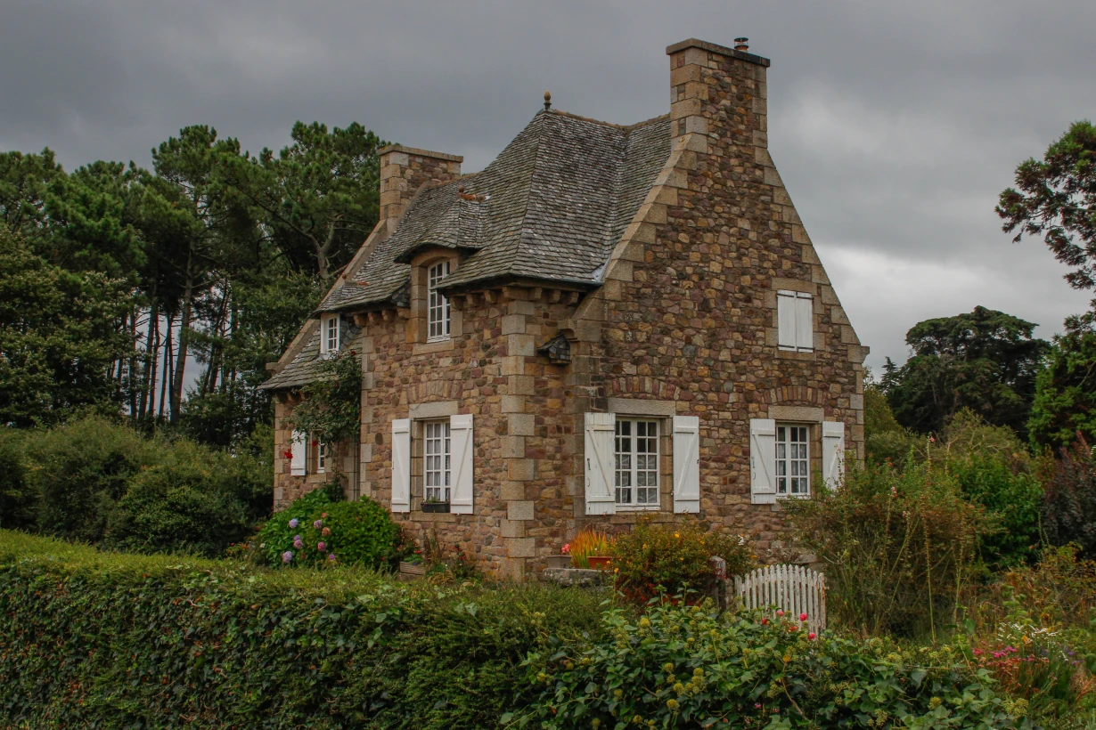 Sarl Bien Net Services Nettoyage Lourmarin Shutterstock 1266631699 1 1x
